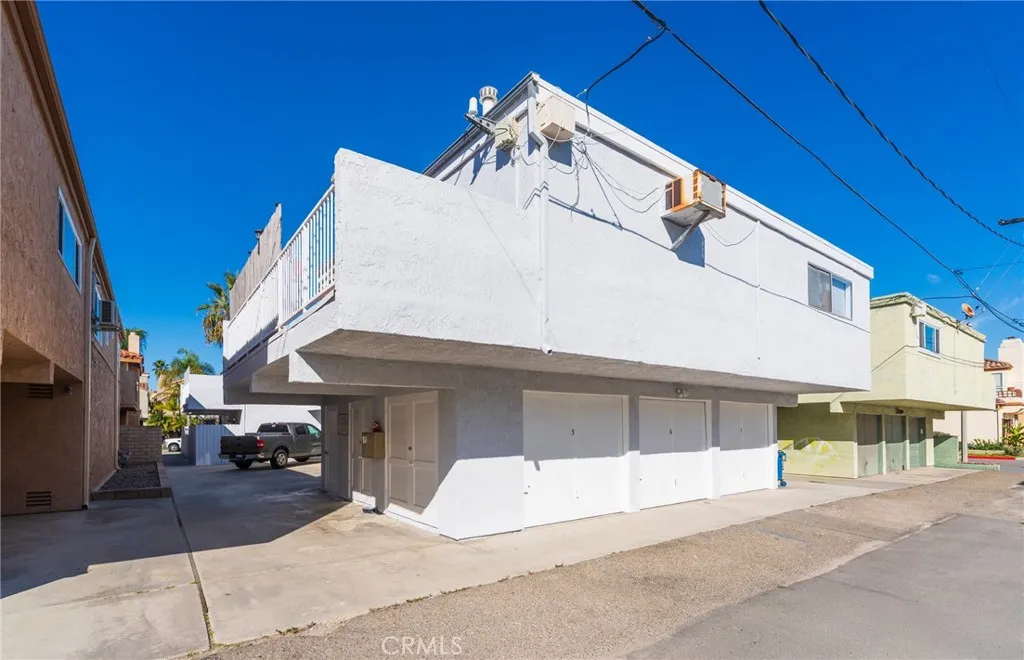 Additional image 40 of 422 22nd, Huntington Beach, CA 92648