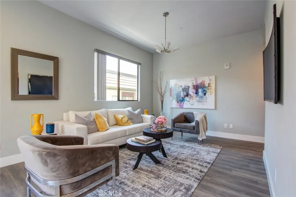 Additional image 9 of 330 Salem St Unit 201, Glendale, CA 91203