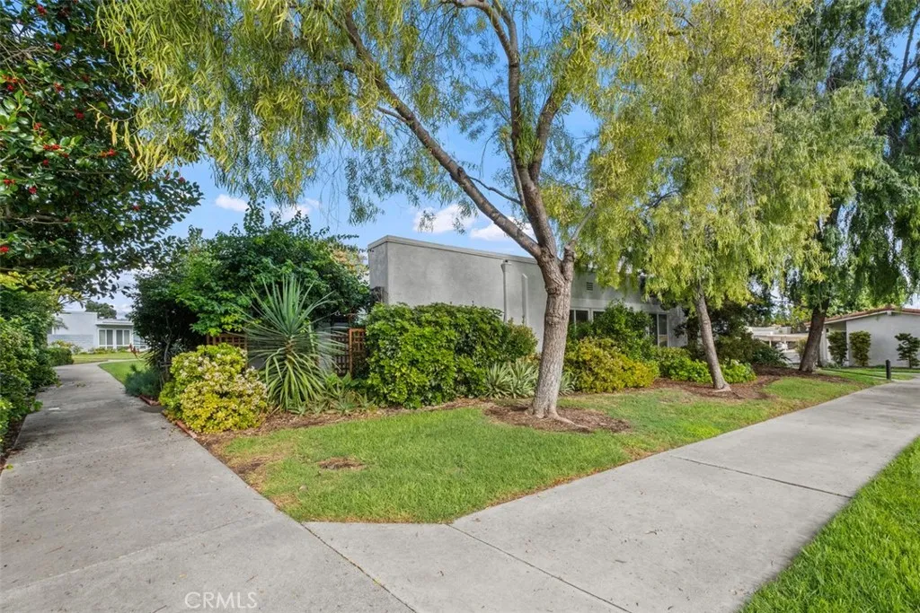 Additional image 2 of 2198 Via Mariposa E Unit D, Laguna Woods, CA 92637