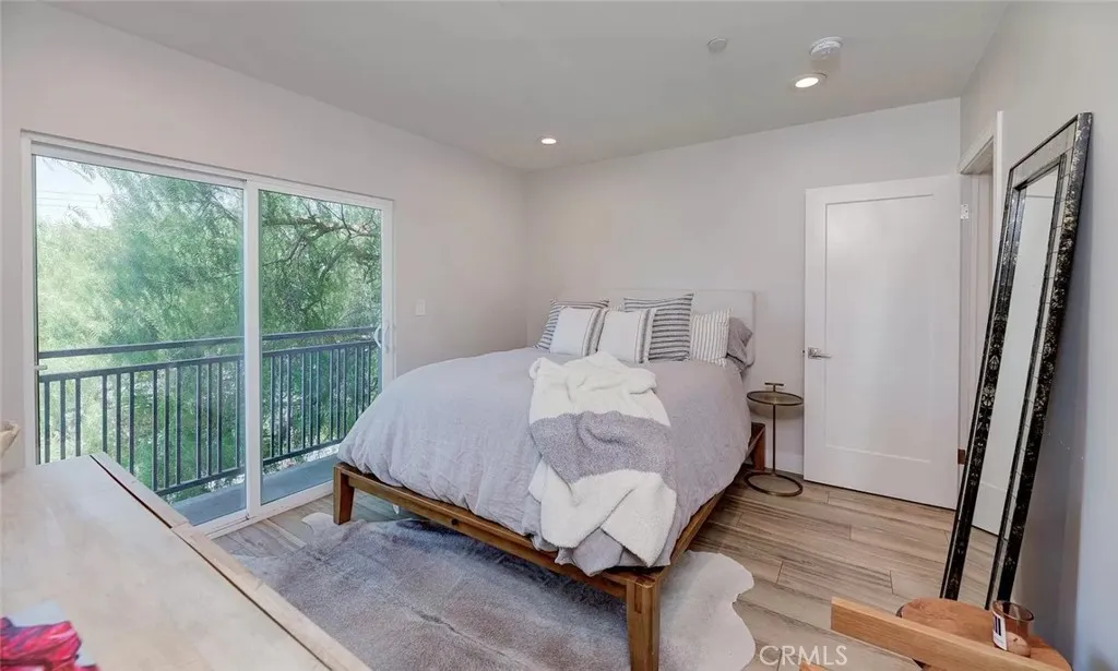 Additional image 33 of 2153 S West View Street, Los Angeles, CA 90016