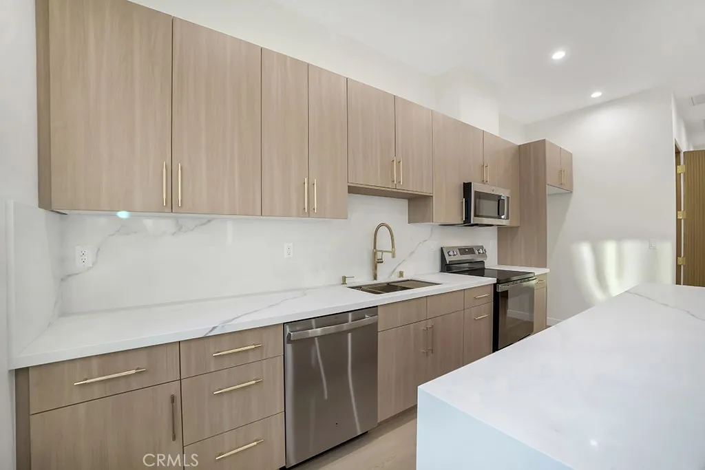 Additional image 41 of 17425 Los Alimos Unit 17423, Granada Hills, CA 91344