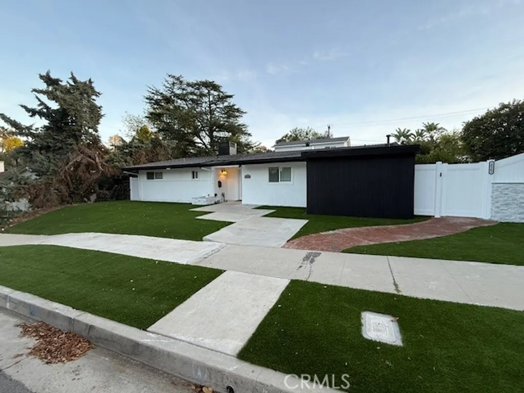 Additional image 3 of 20300 Oxnard, Woodland Hills, CA 91367