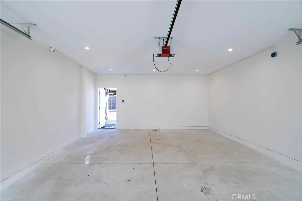 Additional image 44 of 6417 White Oak Ave, Reseda, CA 91335