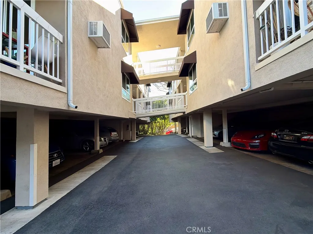Additional image 9 of 2266 Cazador, Los Angeles, CA 90065