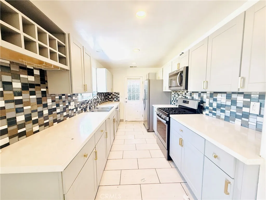 Additional image 19 of 23823 Victory Blvd, West Hills, CA 91307