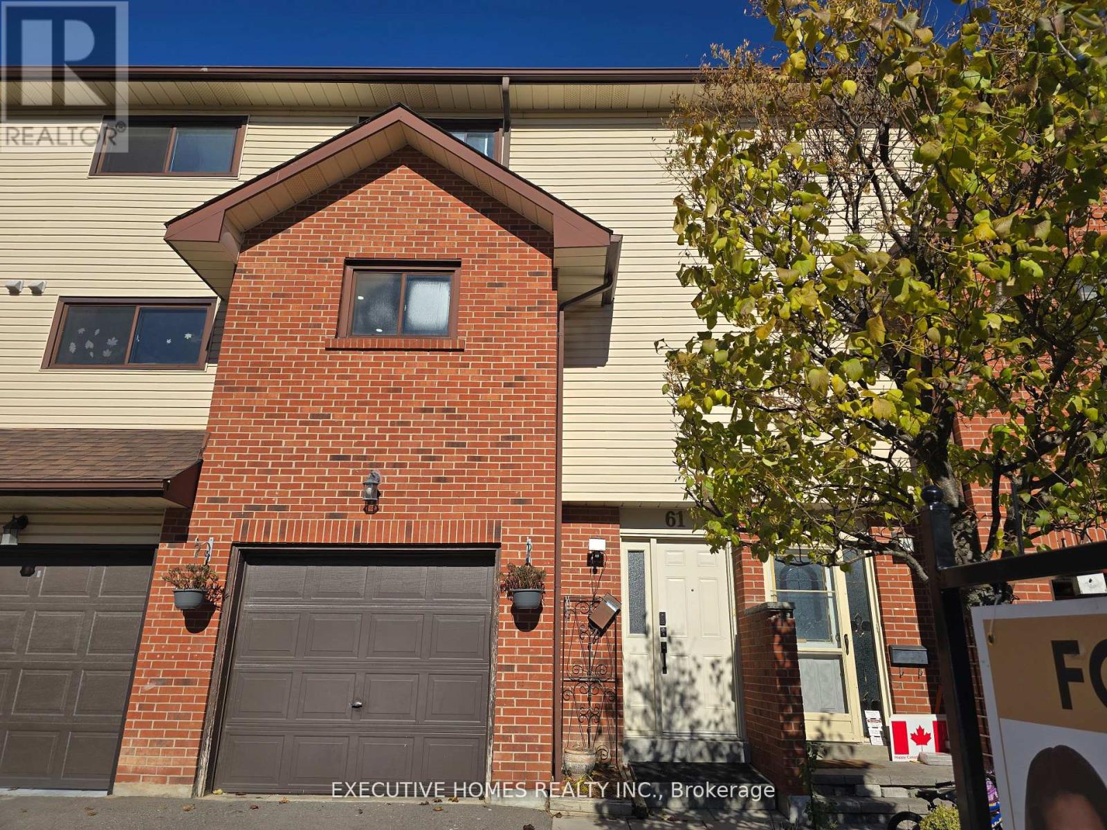 61 COLLINS CRESCENT|Brampton (Brampton North), Ontario L6V3N1