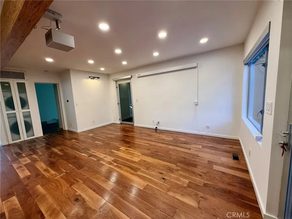 Additional image 6 of 2302 Oakwood Avenue, Venice, CA 90291