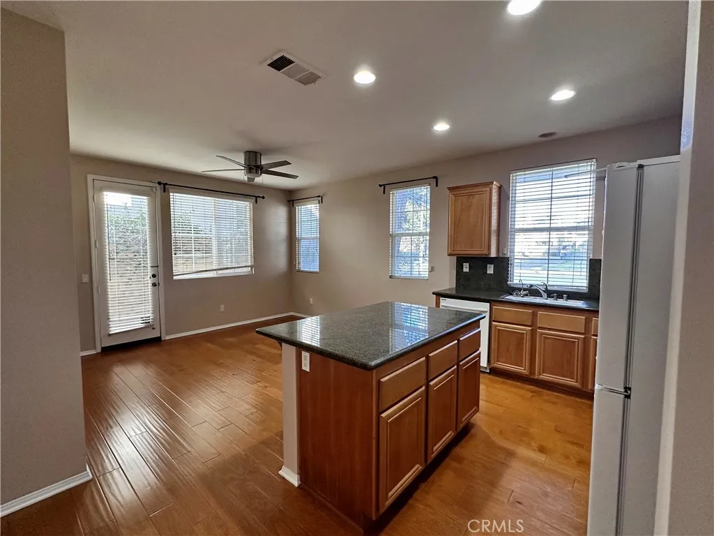 Additional image 6 of 23327 Clearwater Ln, Valencia, CA 91355