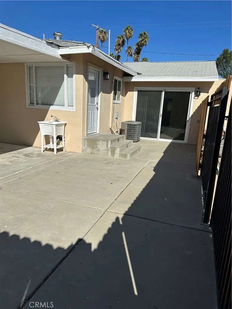 Additional image 60 of 19140 strathern, Reseda, CA 91335