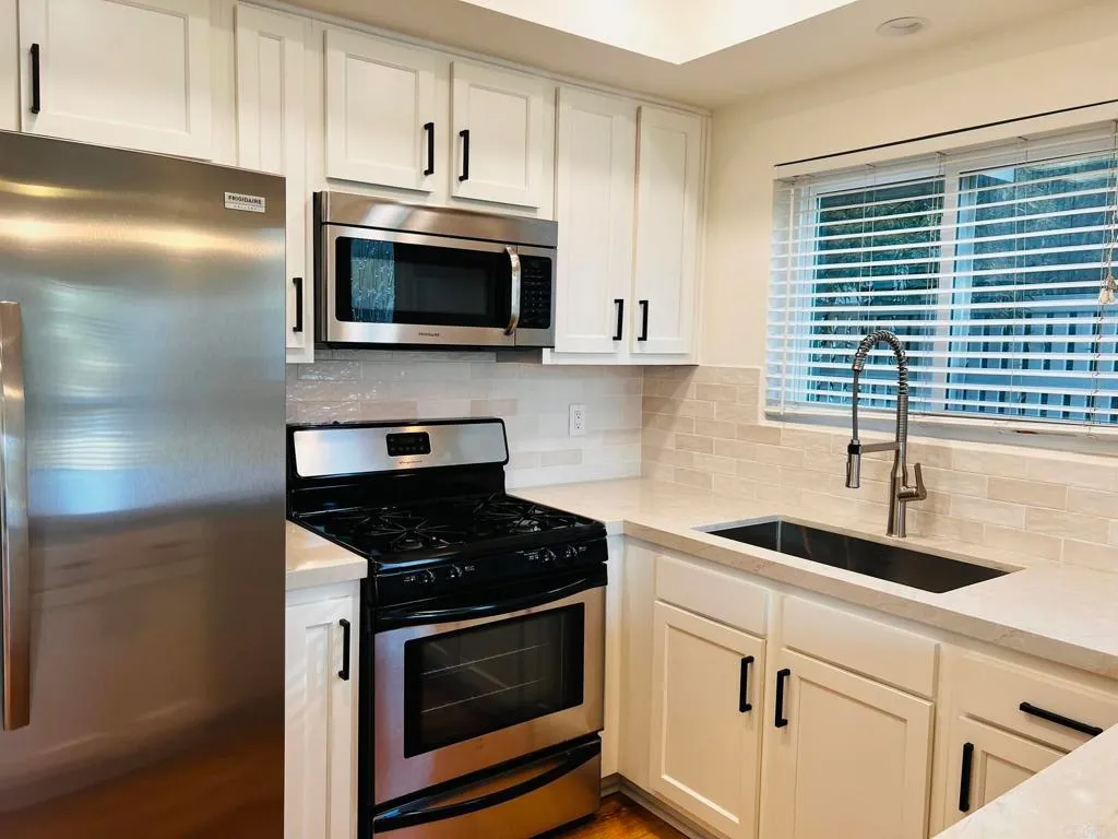 Additional image 81 of 4587 Cove Drive, Carlsbad, CA 92008