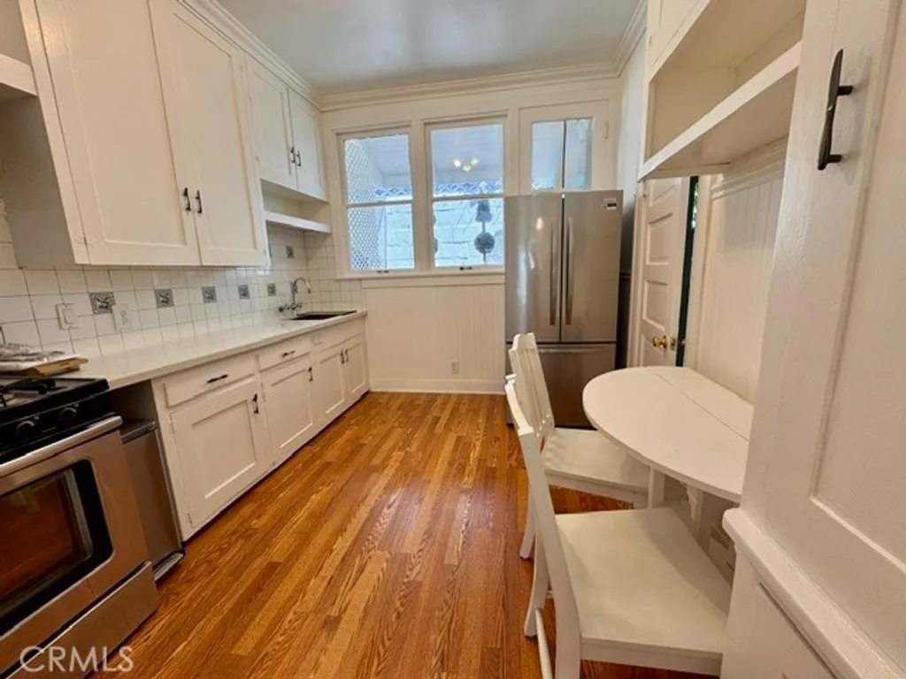 Additional image 5 of 1325 E Altadena Dr, Altadena, CA 91001