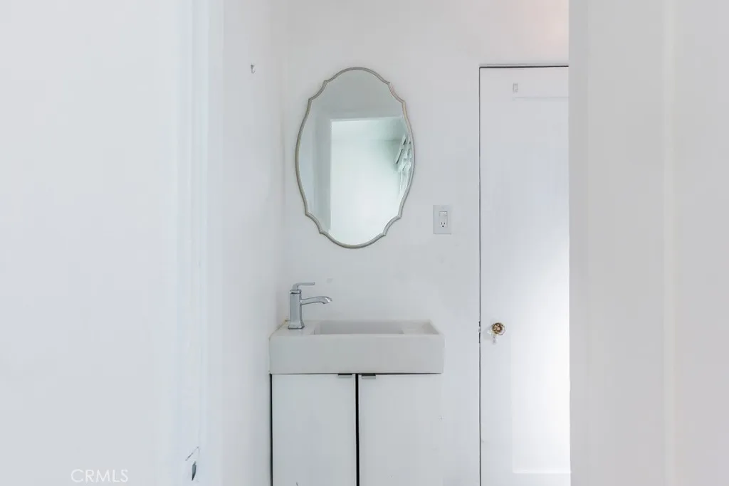 Additional image 20 of 128 S Harper Ave, Los Angeles, CA 90048