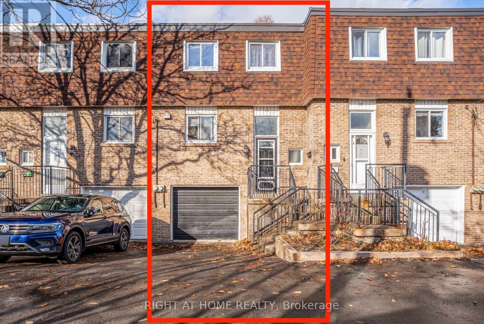 Property image for 37 - 37 THE CARRIAGE WAY|Markham (Royal Orchard), Ontario L3T4V1