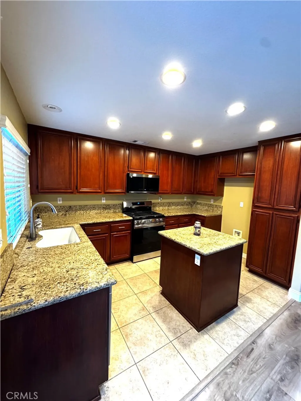 Additional image 11 of 804 Saint James Dr, Corona, CA 92882