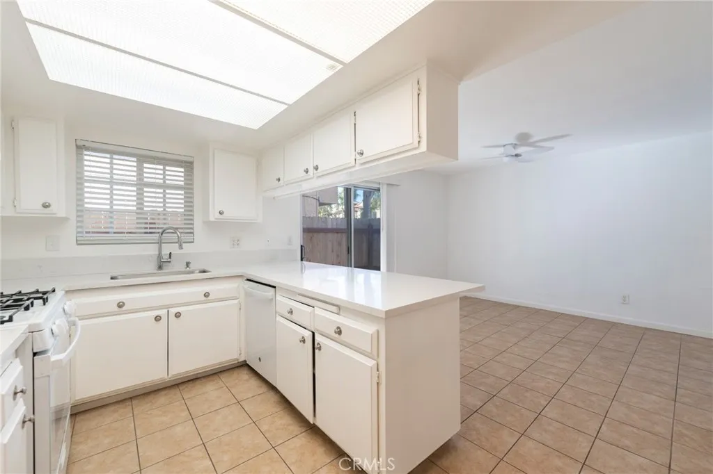 Additional image 11 of 422 22nd, Huntington Beach, CA 92648