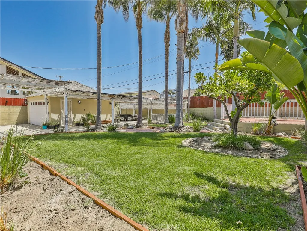 Additional image 24 of 3826 S Burnside Ave, Baldwin Hills, CA 90008