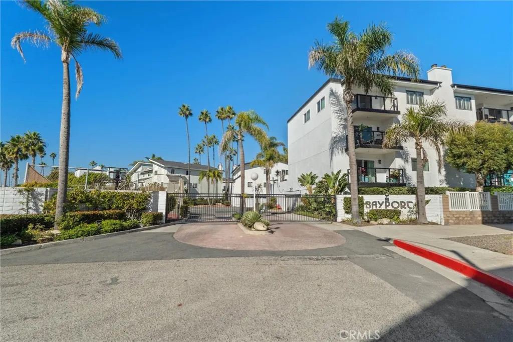 Additional image 6 of 2872 Coast Cir Unit 303, Huntington Beach, CA 92649