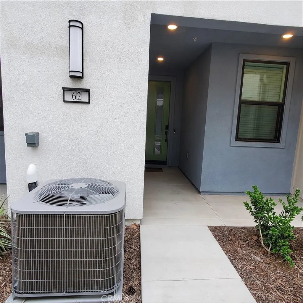 Additional image 3 of 944 N Divino Privado, Ontario, CA 91764