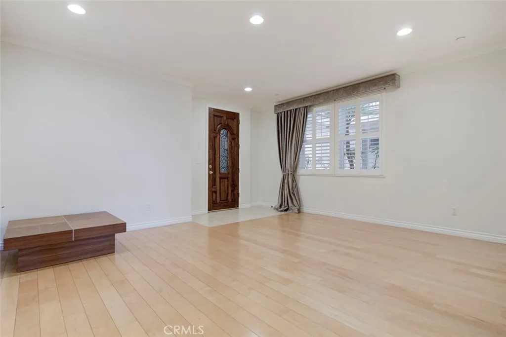 Additional image 3 of 556 E Palm Avenue Unit 102, Burbank, CA 91501