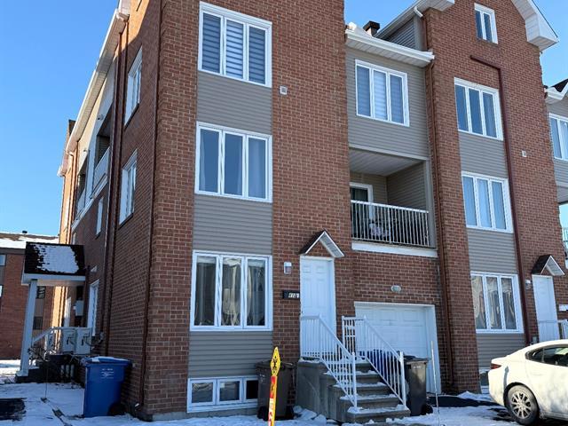 Property image for 410 Rue Notre-Dame|La Prairie, Quebec J5R6A2