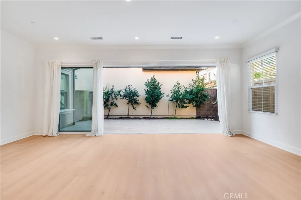 Additional image 8 of 64 Meander, Irvine, CA 92620