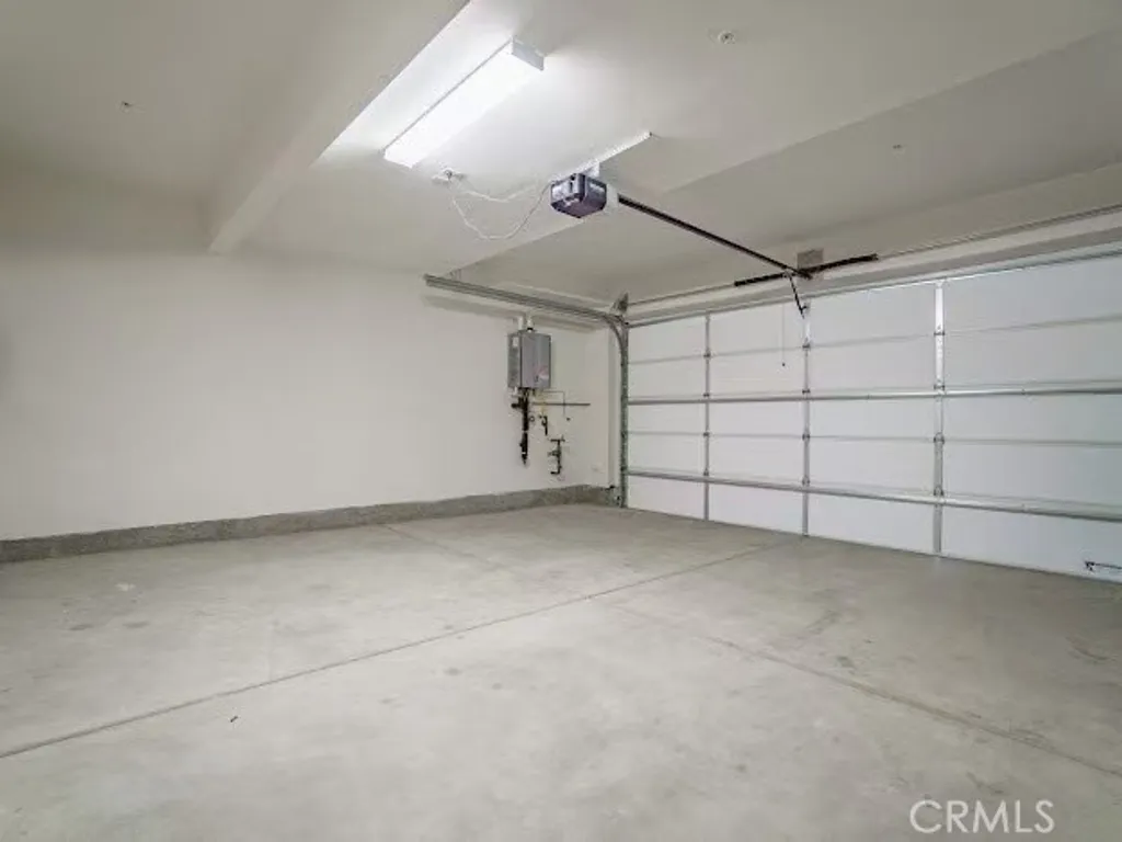 Additional image 44 of 352 Tank, Irvine, CA 92618