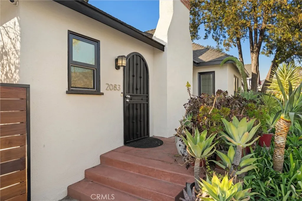 Additional image 4 of 2083 Parnell Way, Altadena, CA 91001