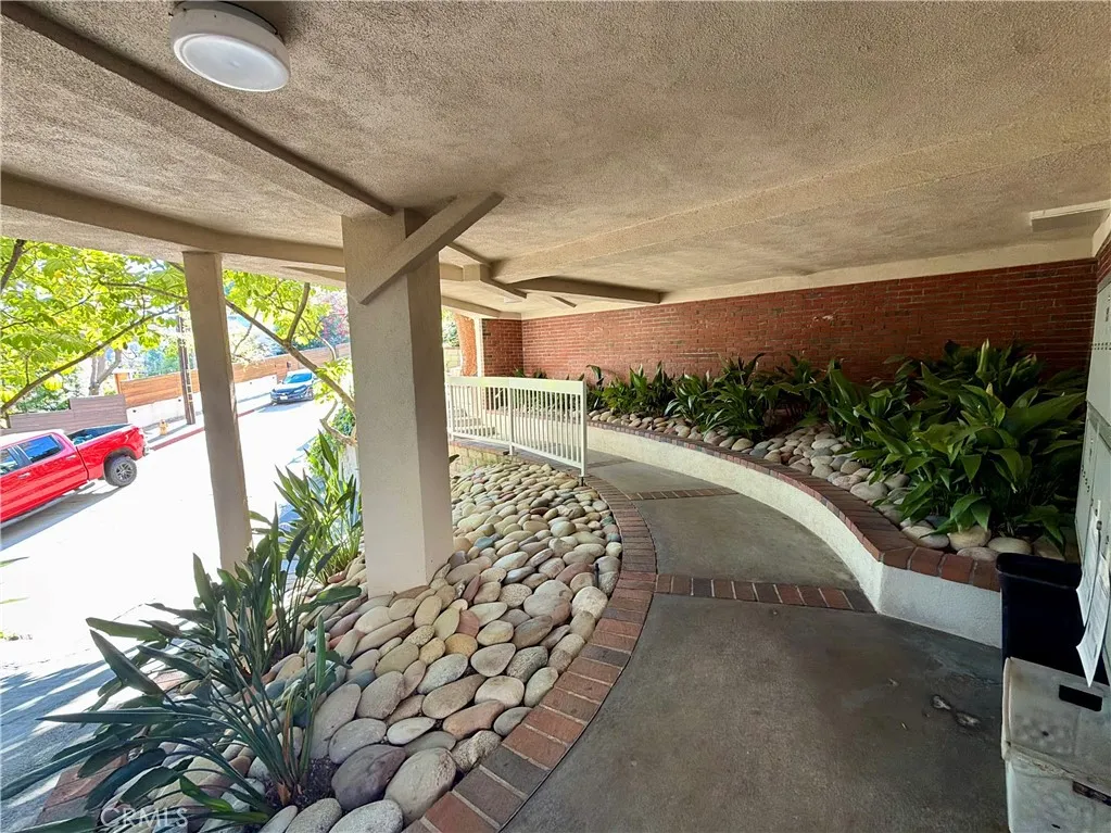Additional image 15 of 2266 Cazador, Los Angeles, CA 90065