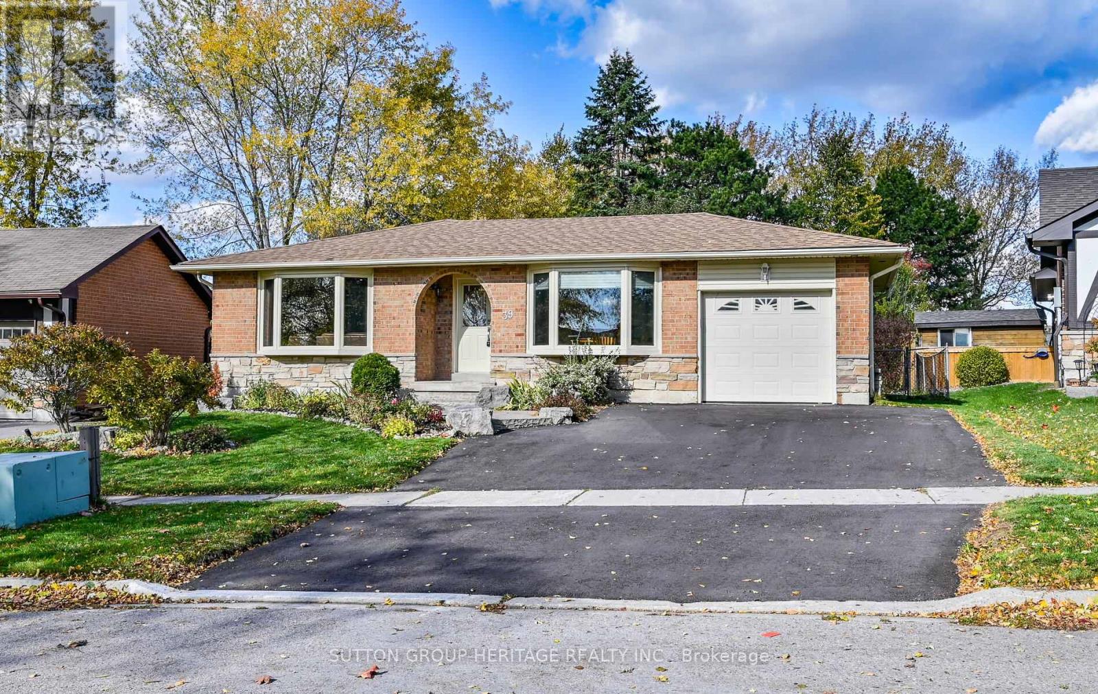 Property image for 39 ANSTEAD CRESCENT|Ajax (South West), Ontario L1S3X4