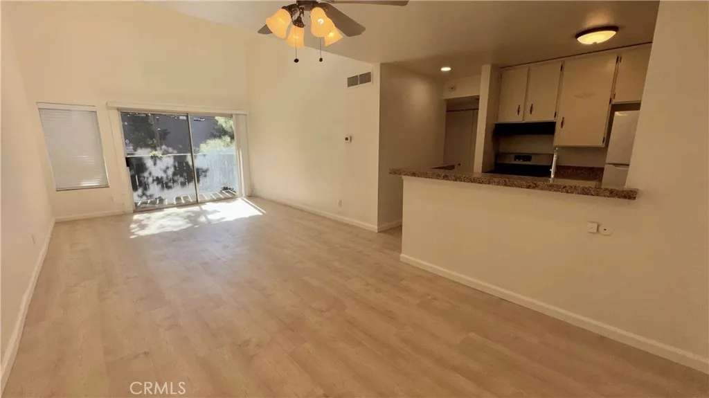 Additional image 3 of 18645 Hatteras Unit 208, Tarzana, CA 91356