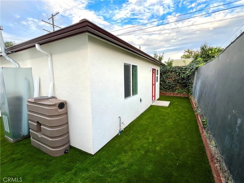 Additional image 15 of 2720 W 70th St, Los Angeles, CA 90043