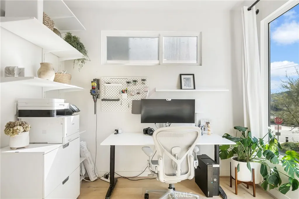 Additional image 61 of 2581 Arvia #3, Los Angeles, CA 90065