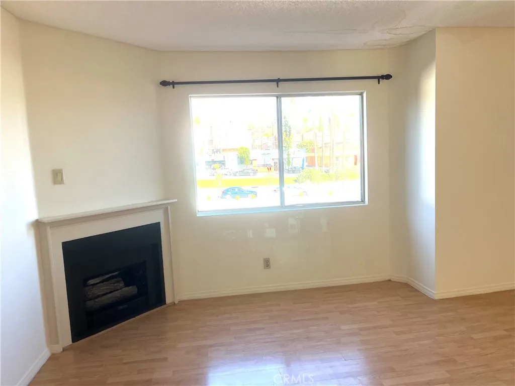 Additional image 20 of 328 E Valencia Ave Apt G, Burbank, CA 91502