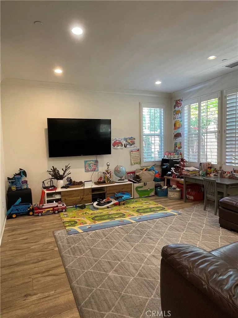 Additional image 25 of 31 Larkfield, Irvine, CA 92620