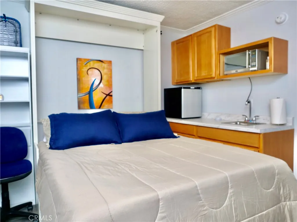 Additional image 2 of 1220 W 56th Street, Los Angeles, CA 90037