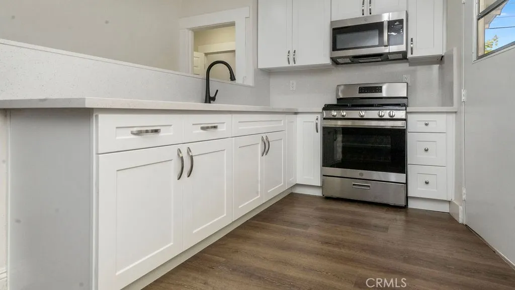 Additional image 6 of 911 W 40th Pl, Los Angeles, CA 90037