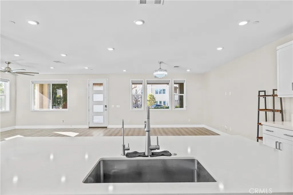 Additional image 18 of 124 Zawn, Irvine, CA 92618