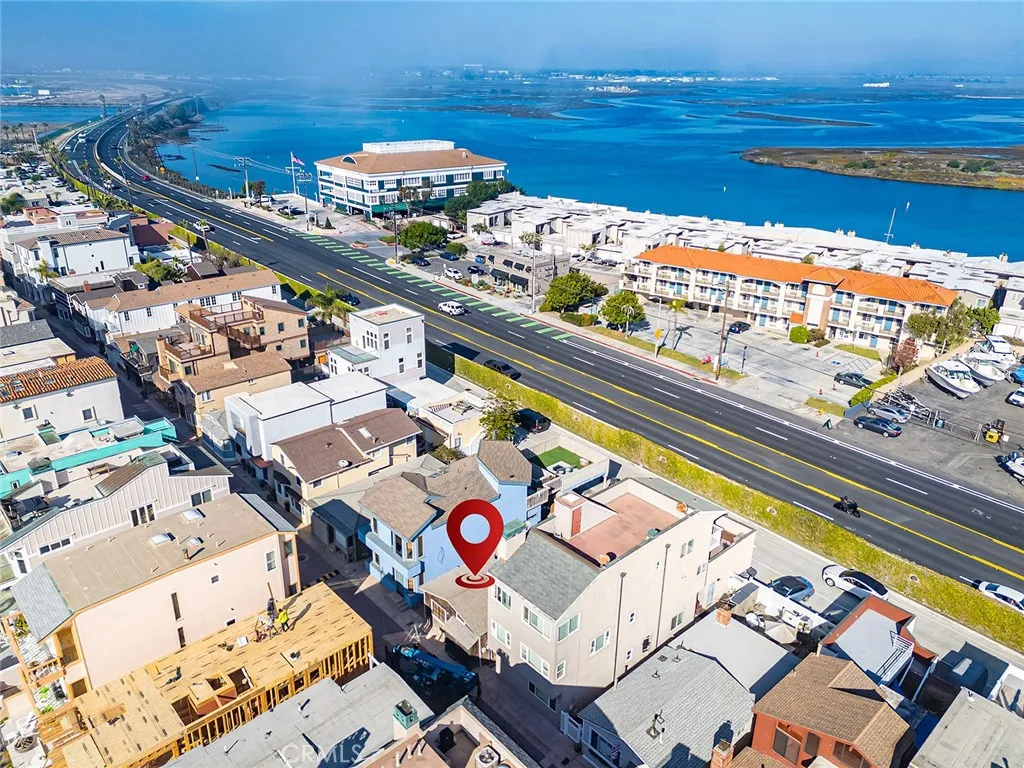 Additional image 5 of 50 Surfside Avenue Unit B, Surfside, CA 90743