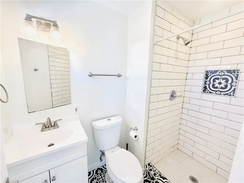 Additional image 9 of 23823 Victory Blvd, West Hills, CA 91307