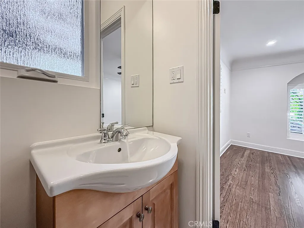 Additional image 93 of 15452 Varden, Sherman Oaks, CA 91403