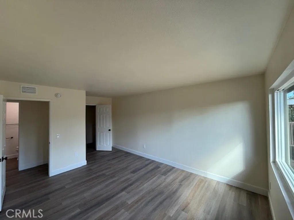 Additional image 8 of 1016 Cabrillo Park Drive Unit H, Santa Ana, CA 92701