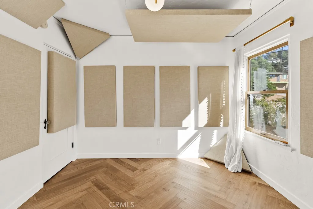 Additional image 64 of 2130 Apex, Los Angeles, CA 90039