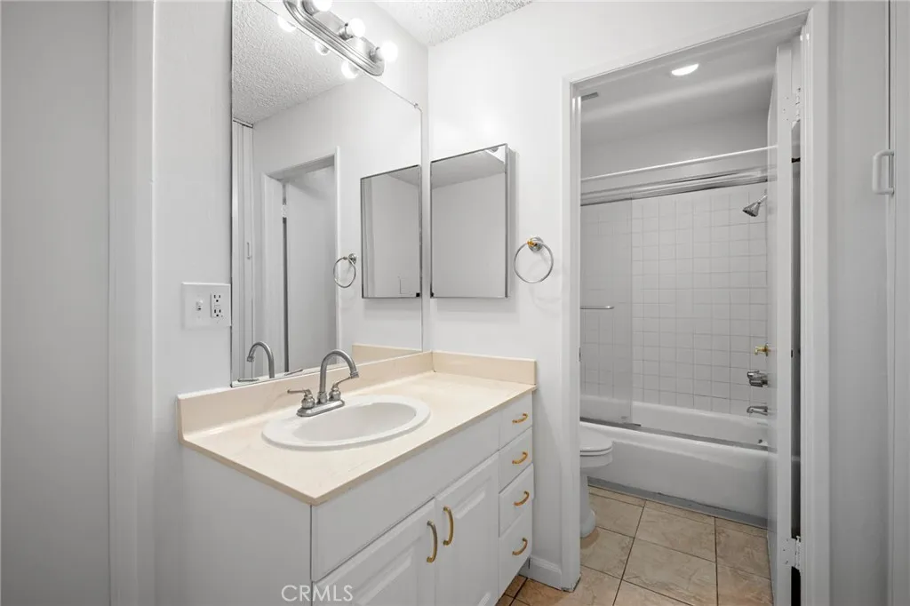 Additional image 39 of 409 Burchett St Unit 119, Glendale, CA 91203