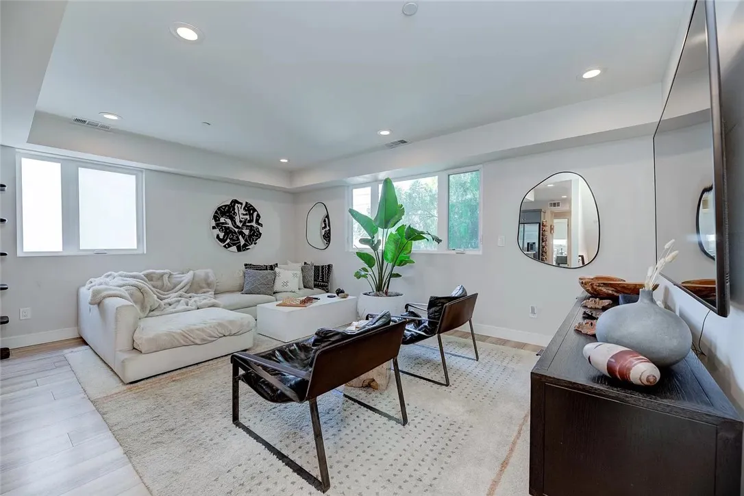 Additional image 89 of 2153 S West View Street, Los Angeles, CA 90016