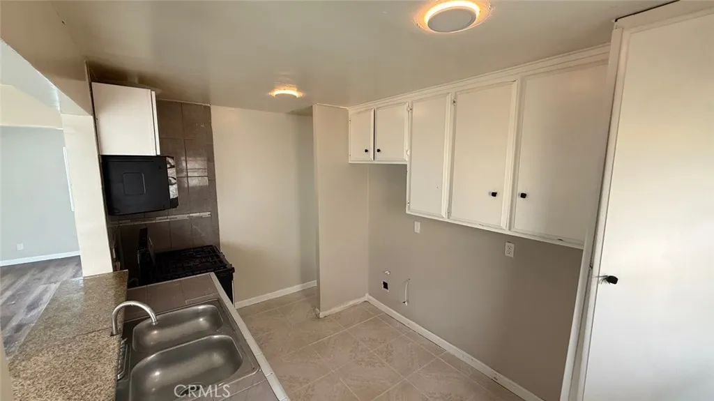 Additional image 15 of 823 E 75th St, Los Angeles, CA 90001