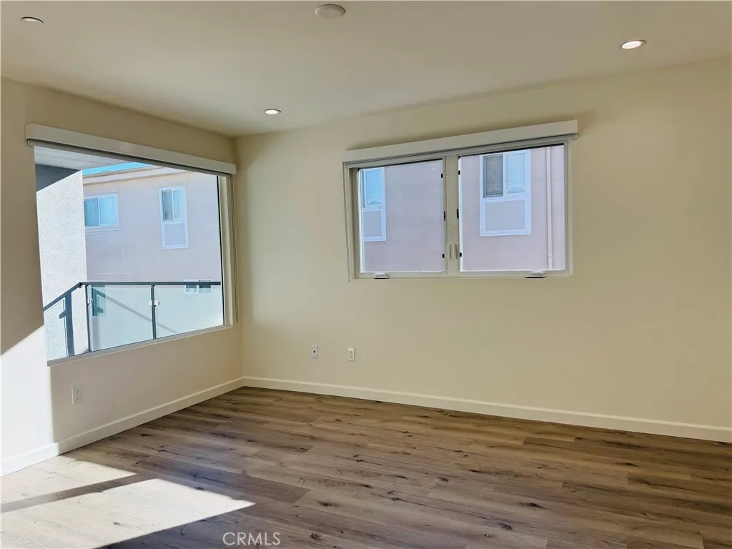 Additional image 30 of 11815 W Holly Way, Valley Village, CA 91607