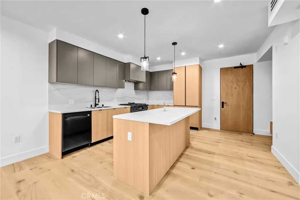 Additional image 56 of 10352 Riverside Drive Unit 102A, Toluca Lake, CA 91602