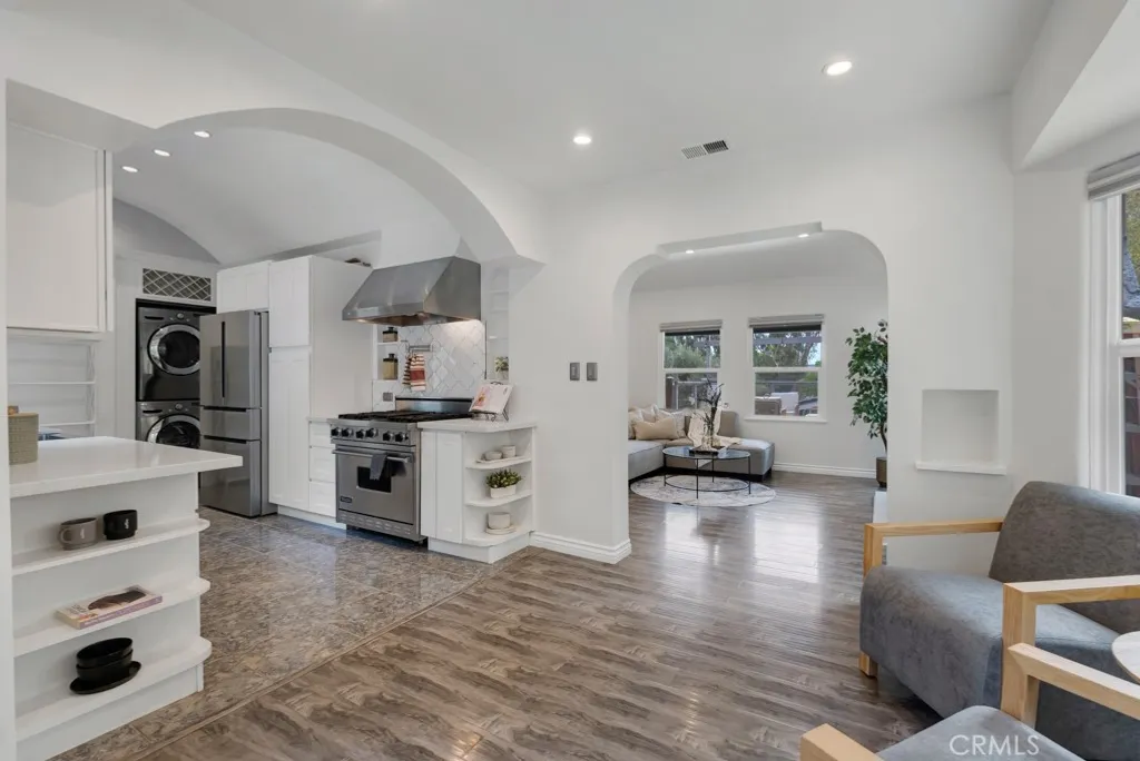 Additional image 6 of 19419 Oxnard Street, Tarzana, CA 91356