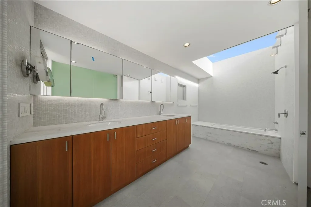 Additional image 63 of 519 Santa Ana Ave, Newport Beach, CA 92663