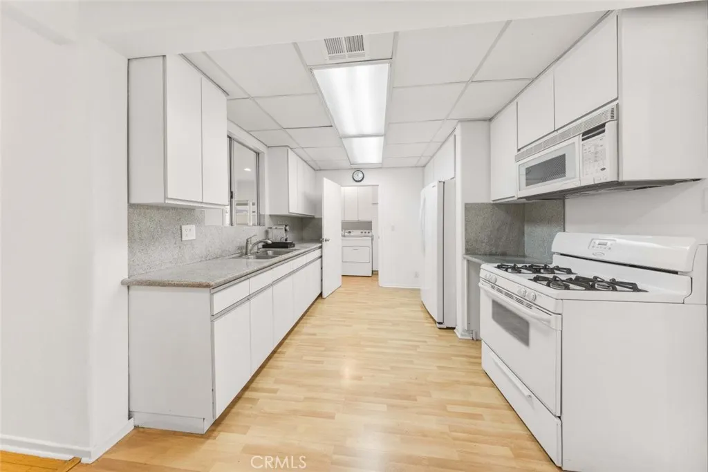 Additional image 38 of 12329 Burton, North Hollywood, CA 91605